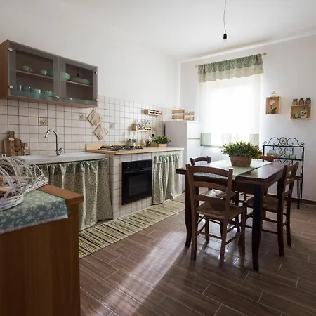 La Casetta بيت للعطل برانساليوني مارينا